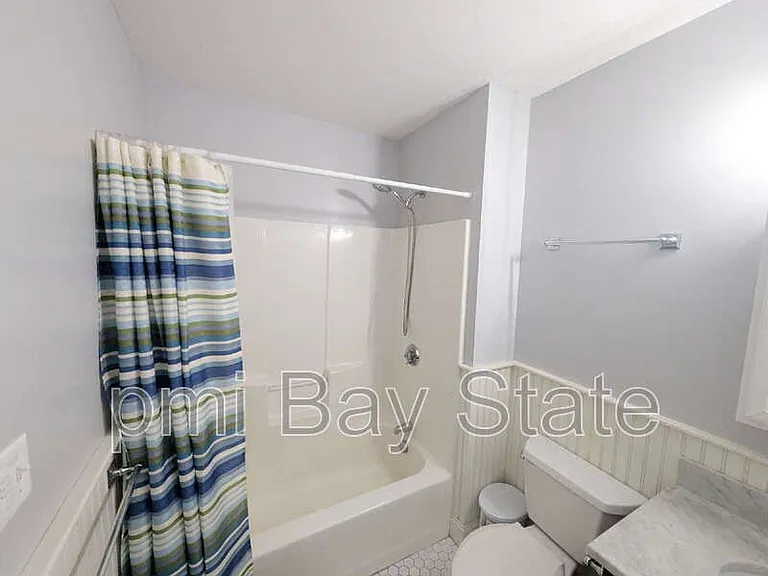 27 Saint James Ave #3 — Photo 5