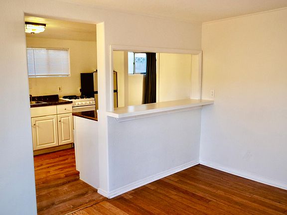 5th image of 1022 Maplewood Way