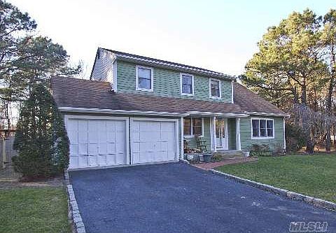 1st image of 6 Cristina Dr