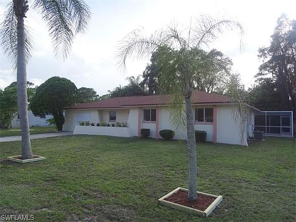 3rd image of 2425 N Westwood Dr