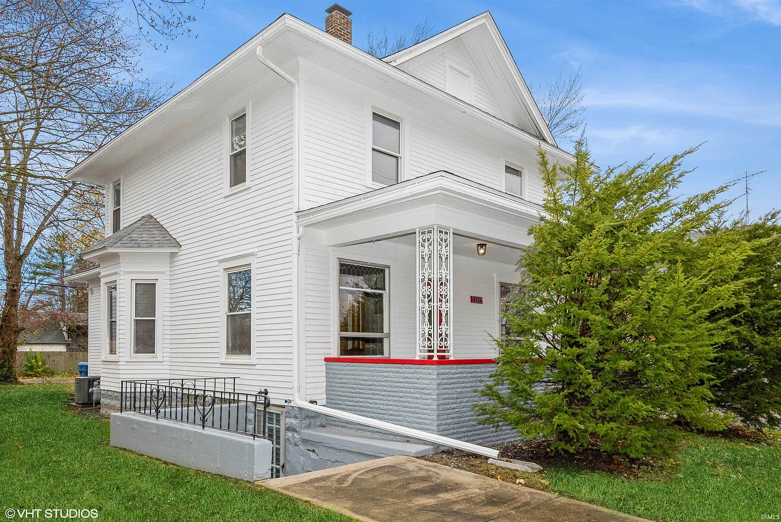 1105 N Michigan St photo 1
