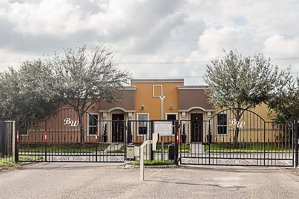 2 bed, $1,685 — Photo 2