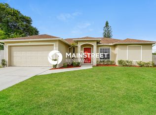 2122 NE 20th Ln, Cape Coral, FL 33909