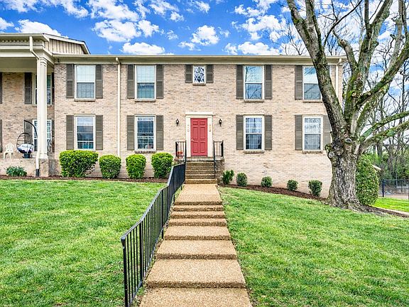 2nd image of 1011 Murfreesboro Rd Unit L10