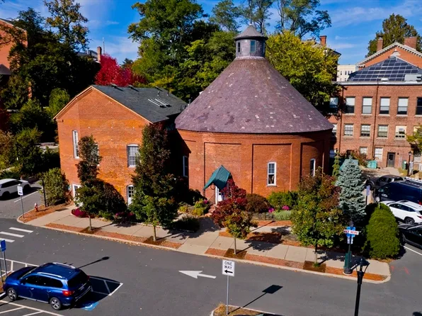 244 Main St, Northampton, MA 01060