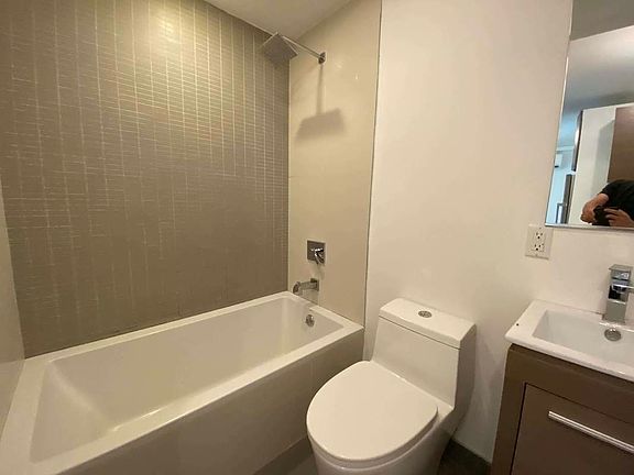 3rd image of 106 Meserole St #3G