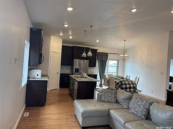 4th image of 436 Ridgedale STREET