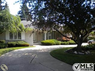 23349 Robert John St, Saint Clair Shores, MI 48080