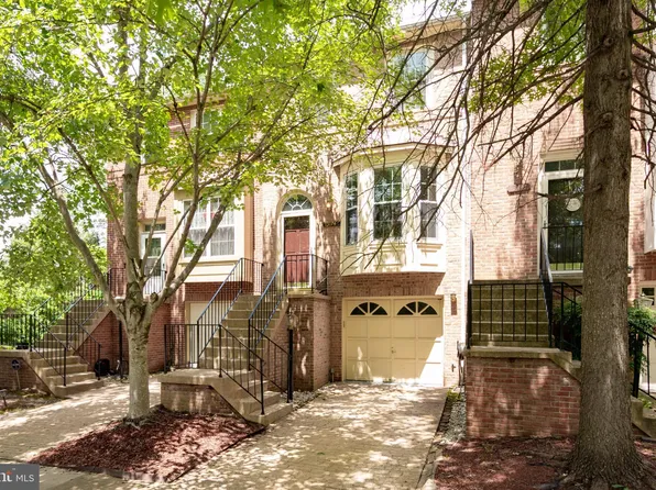 13174 Kidwell Field Rd, Herndon, VA 20171