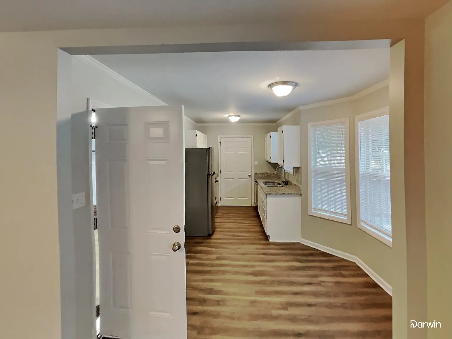 3 bed, 2.0 bath, 1310 sqft, $2,095 — Photo 3