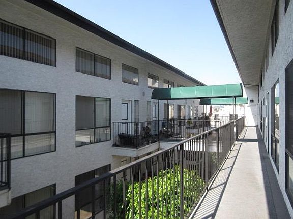 5th image of 1531 N Detroit St APT 305