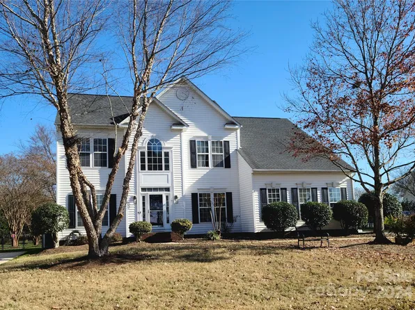 1122 Oak Alley Dr, Indian Trail, NC 28079