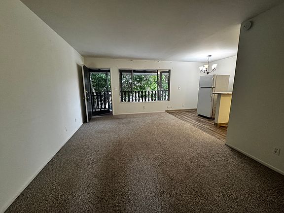 2nd image of 807-817 E Figueroa St #809C