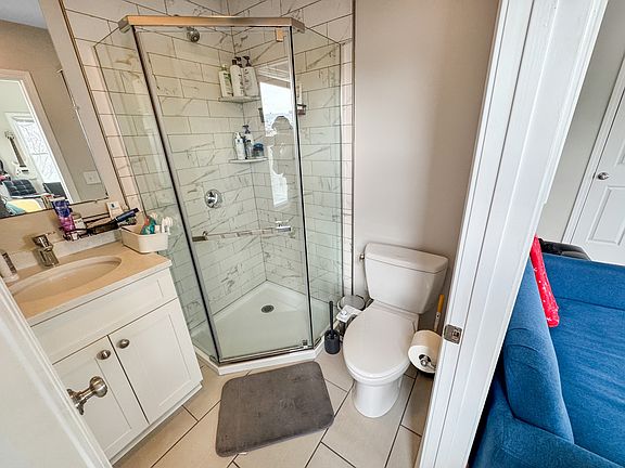 5th image of 107 Columbia St APT 3