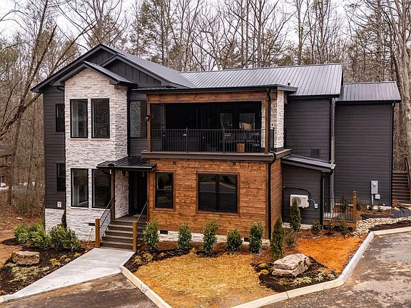 2nd image of 130 Mills Park Rd #15