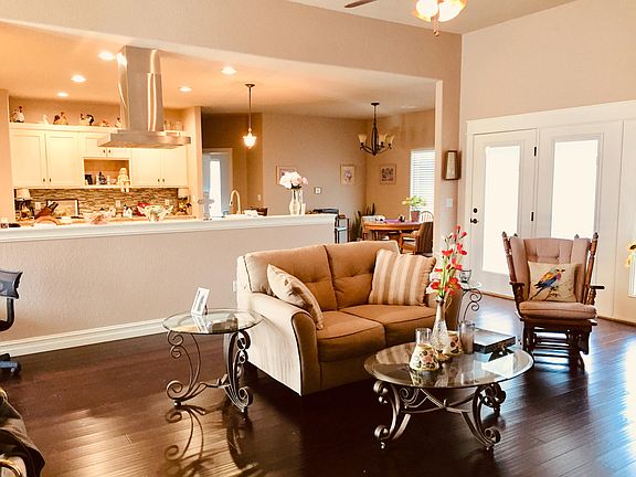 5th image of 637 Rockwood Dr