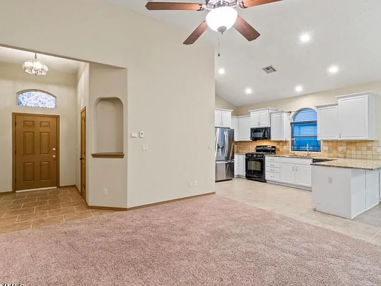 2602 Kentwood Ct — Photo 4