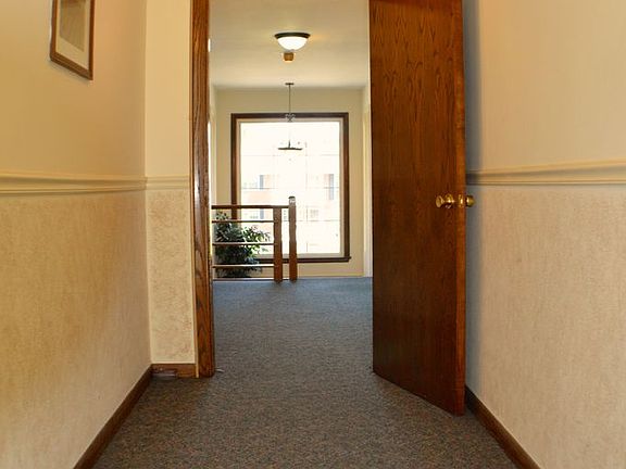 3rd image of 0S620 Old York Rd #620-2D