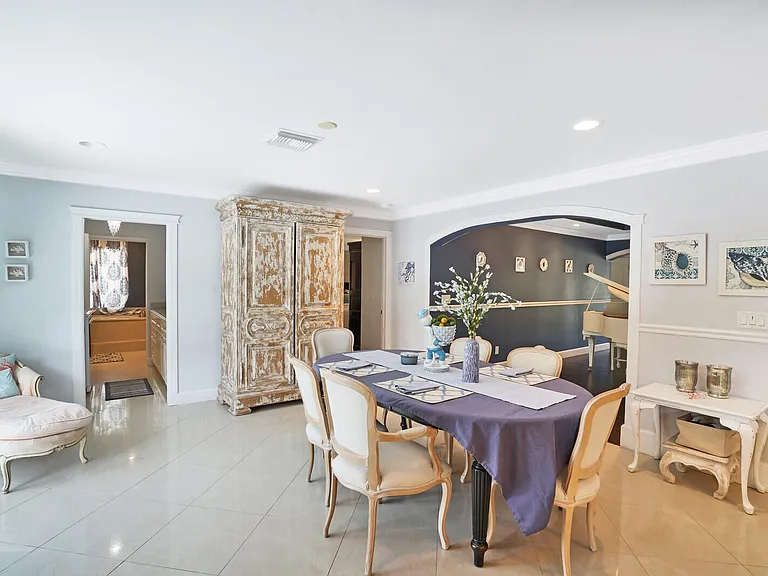 17 E Ocean Ave — Photo 25