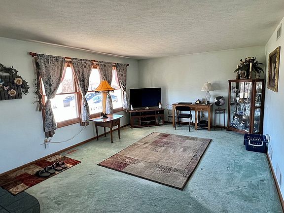 5th image of 1077 Township Road 803