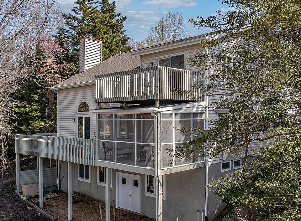 1st image of 618 Riverview Dr
