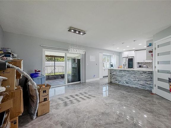 5th image of 112 Airview AVE