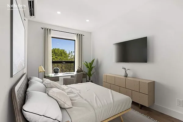 Rented by Sotheby's International Realty | media 23