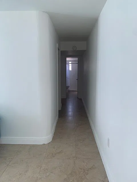 2000 Biarritz Dr — Photo 4