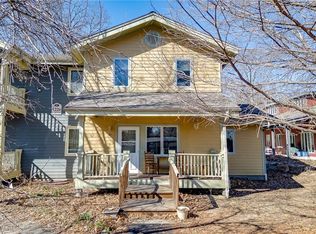 1226 Delaware St APT 12, Lawrence, KS 66044