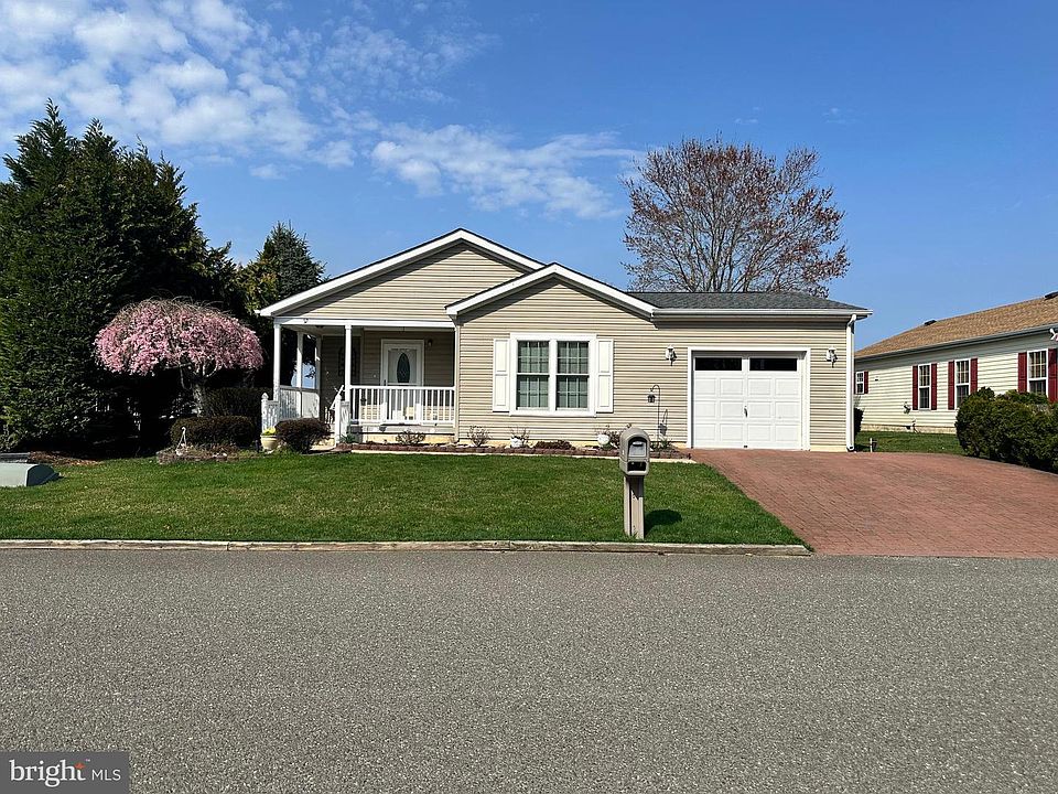 1st image of 52 Oak Ridge Ln