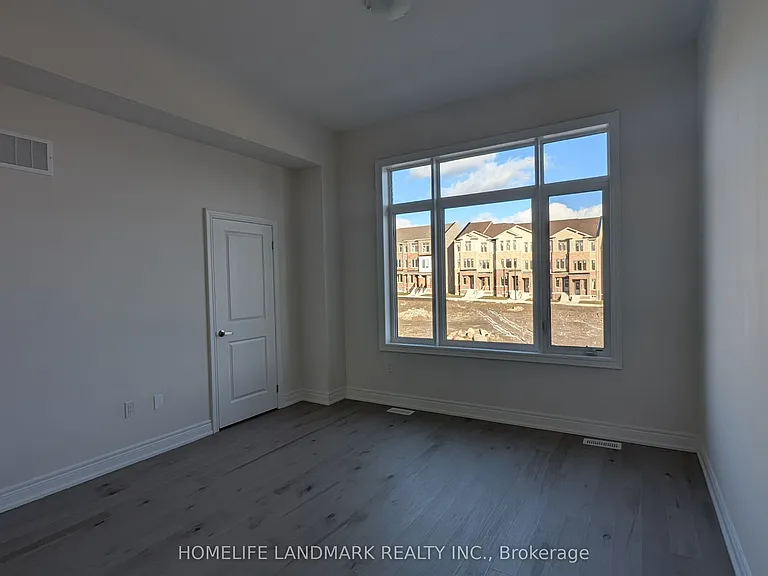 2868 Shortreed Gdns — Photo 22