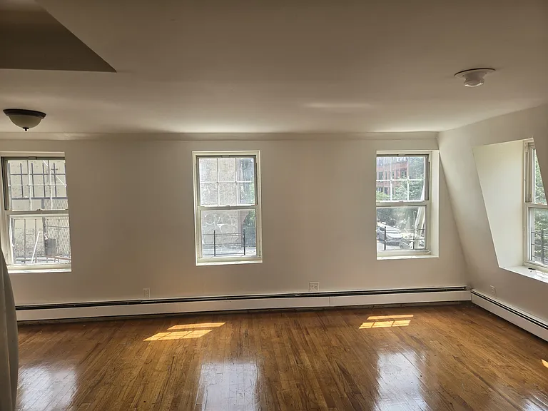 509 Hancock St #3R — Photo 1