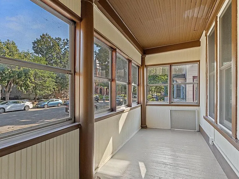 525 8th Ave SE — Photo 4