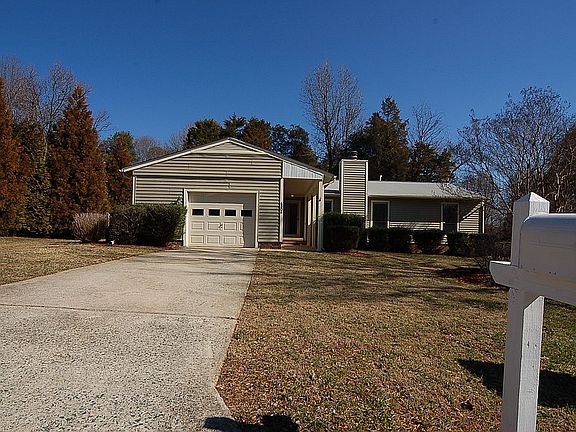 4th image of 4306 Goldenrod Dr