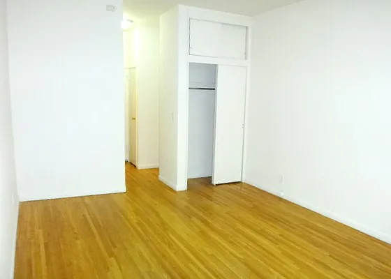 Rented by Paley Management | media 9