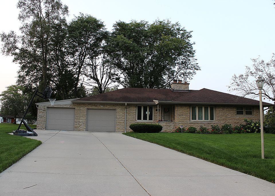 1st image of 12511 W Nicolet Dr