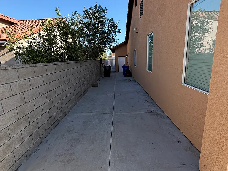 15972 Katherine St — Photo 13