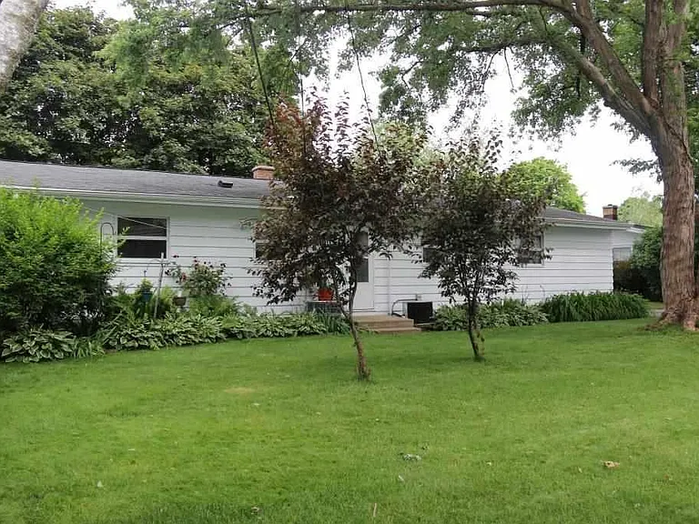 2017 Cameron Dr #2 — Photo 2