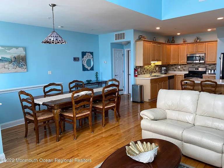 15 Sumner Ave #12 — Photo 7