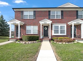 35211 Brittany Dr #139, New Baltimore, MI 48047