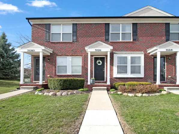 35211 Brittany Dr #139, New Baltimore, MI 48047
