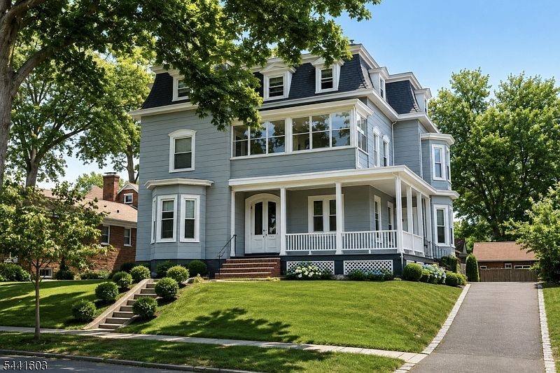 1st image of 725 Chestnut St