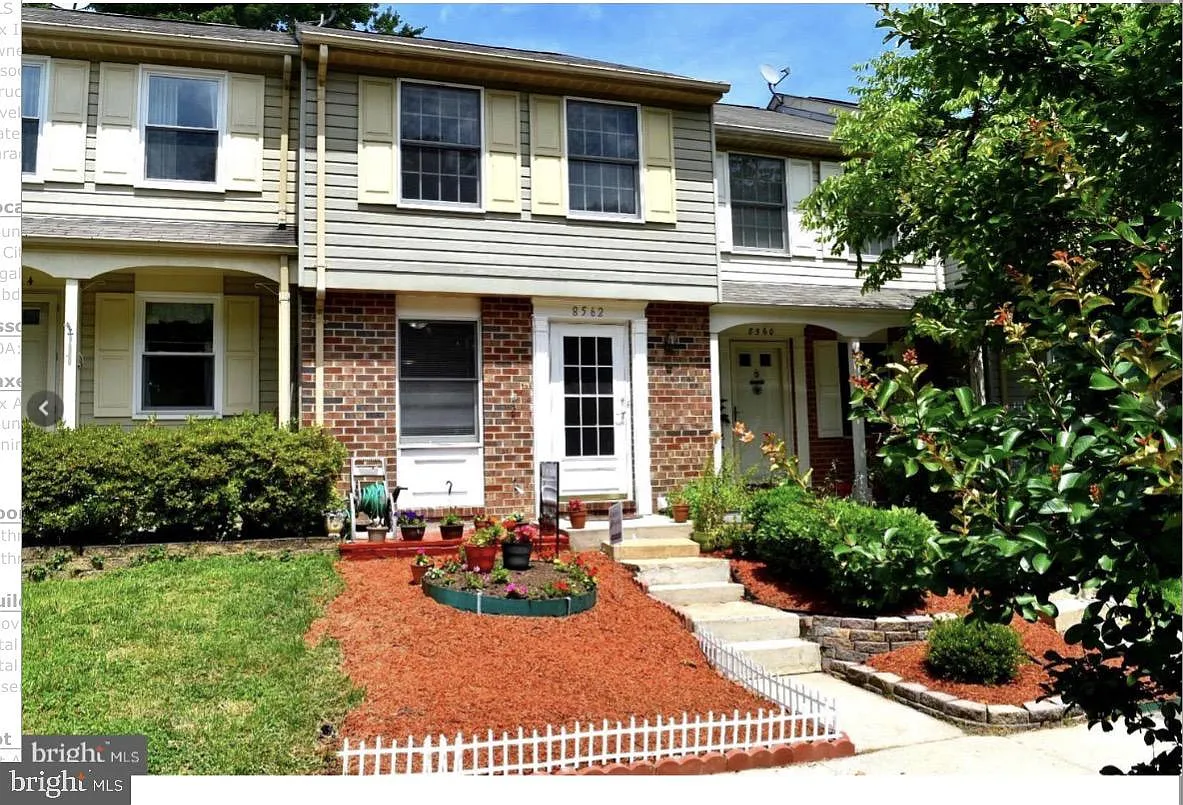 2 bed, 1.0 bath, 1059 sqft, $2,100 — Photo 1