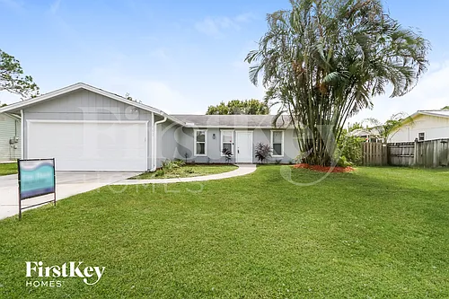 462 SE Streamlet Ave Photo 1