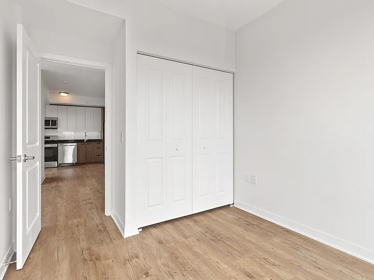 192 Bronson Ave — Photo 33