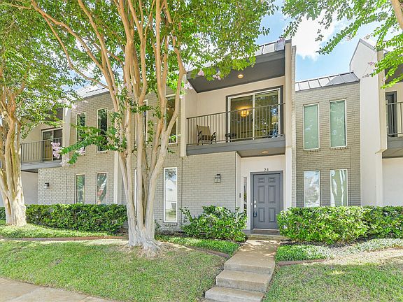 3rd image of 1300 Augusta Dr APT 24