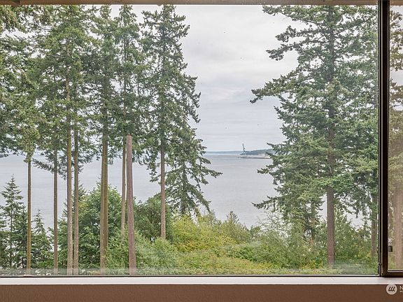 3rd image of 50 Harborview Drive #5