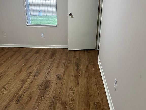 firs floor private room 15x13 195 sq ft