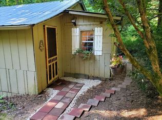 437 W Gate Rd, Pickens, SC 29671