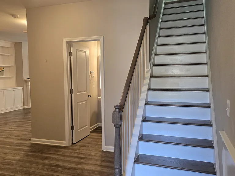 576 Historic Dr — Photo 2